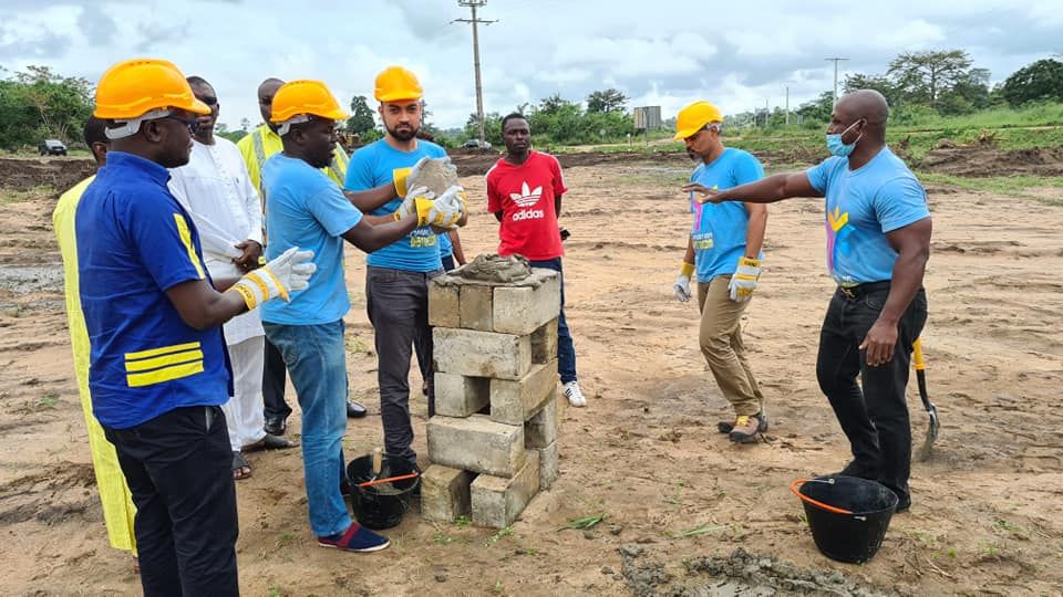 Pose de la première pierre de l’Orphelinat